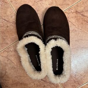 Airwalk Women's Dark Brown Slippers with Soft Cream Fur Size 10 EUC